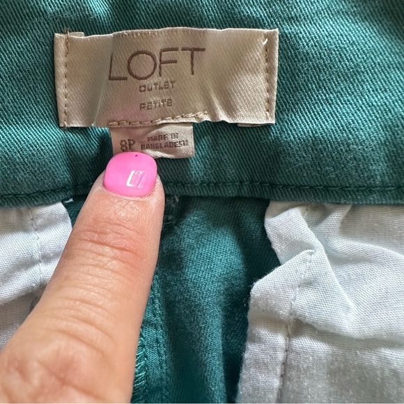 Loft | Green Bermuda Roll Short Size 8P - Picture 4 of 6